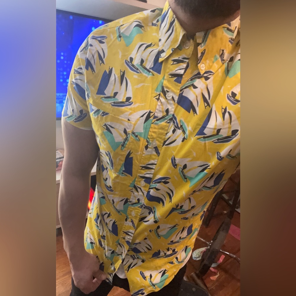 Crew slim fit Yellow Button Down Shirt Size Small